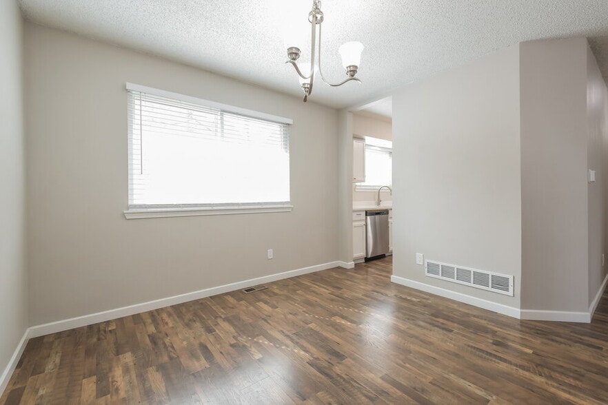 Building Photo - 6644 E 123rd Dr