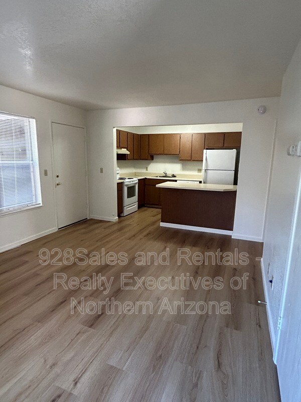 Building Photo - 1200 S Riordan Ranch St