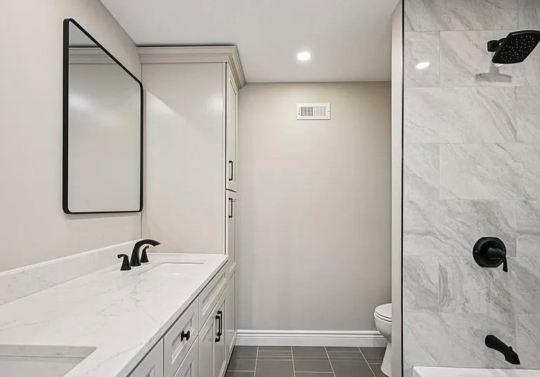 Building Photo - 711 E Butler Pike