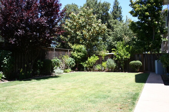 Building Photo - Whisman Station Single Family Home