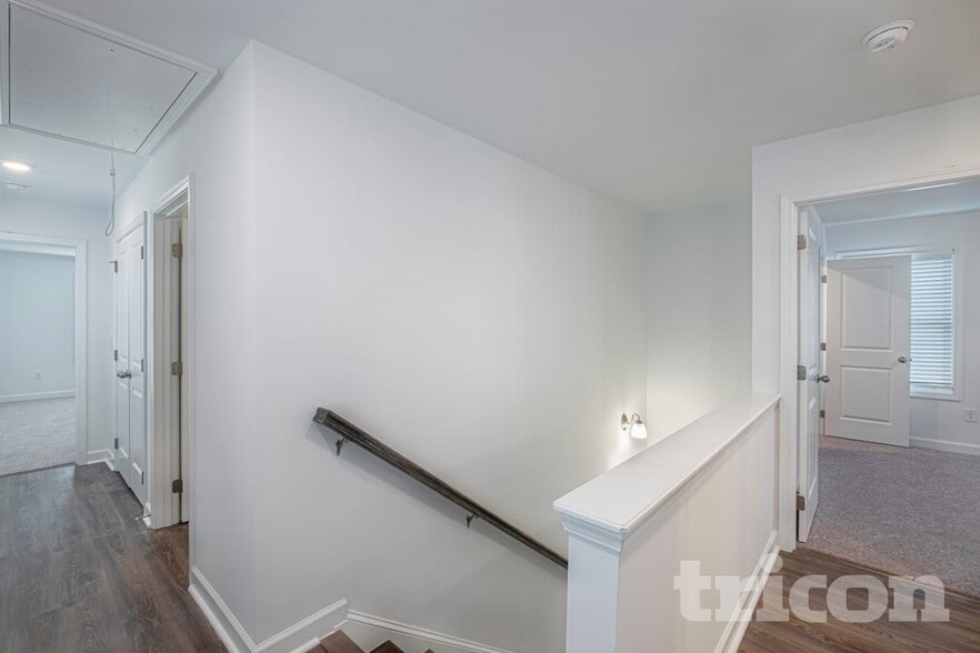 Building Photo - 174 E Rdg Wy