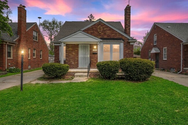 Building Photo - Completely remodeled 3 bed/1 bath Single F...