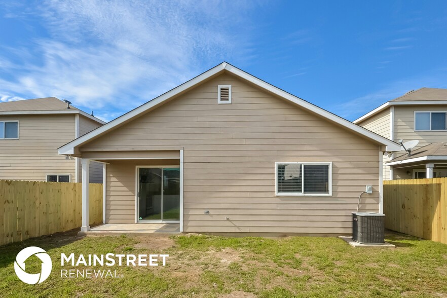 Building Photo - 9318 Maple Silver