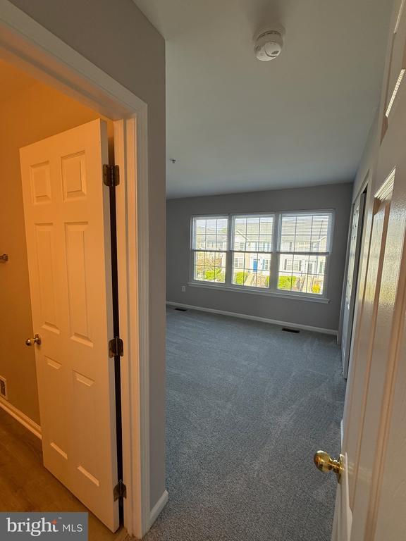 Building Photo - 8645 Willow Leaf Ln