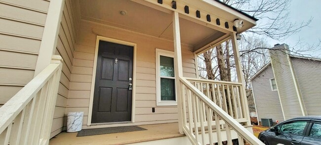 Building Photo - 2305 Whispering Pines Dr