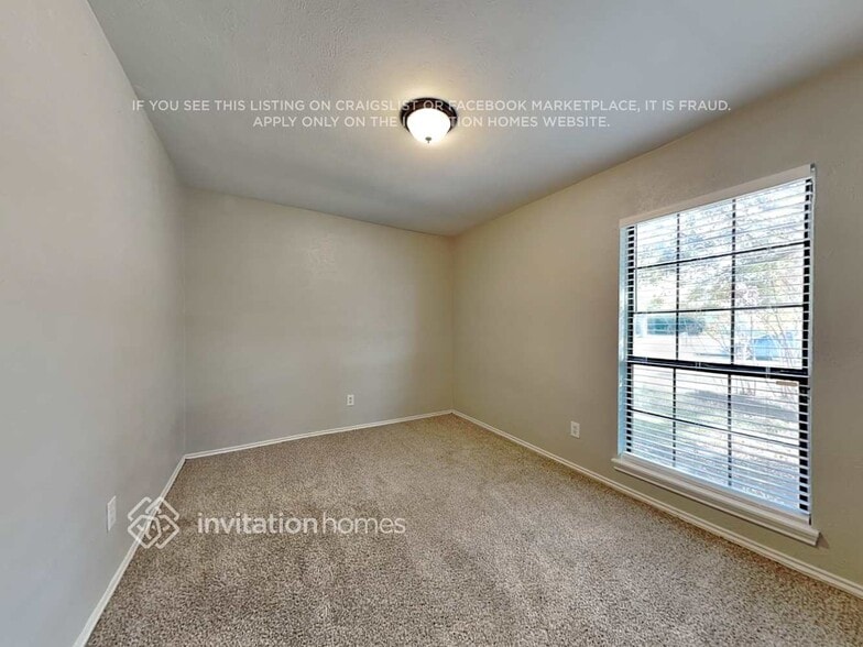 Building Photo - 1301 Clearview Dr