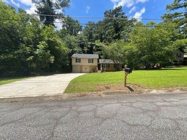 Building Photo - 545 Navarre Dr