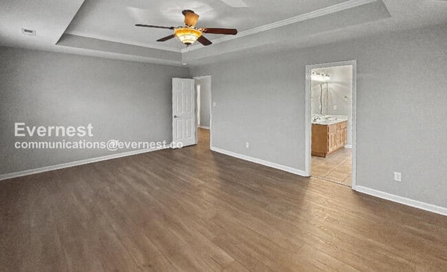 Building Photo - 4800 Inglewood Ct SE