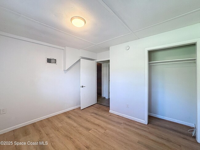 Building Photo - 1500 Highland Ct