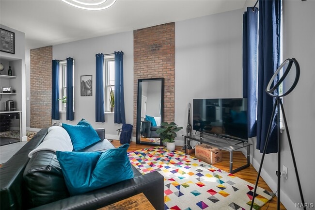 Building Photo - 815 Rutger St