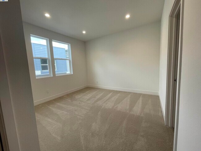 Building Photo - 5708 Melon Ct