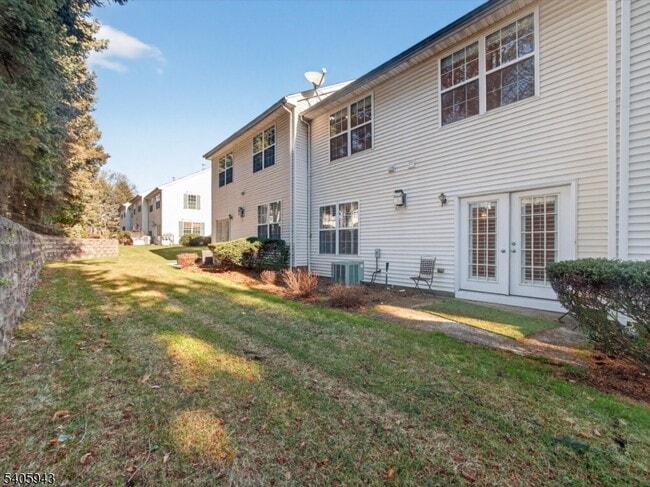 Building Photo - 124 Barclay Dr