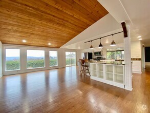 Building Photo - West Valley Home with Stunning Views