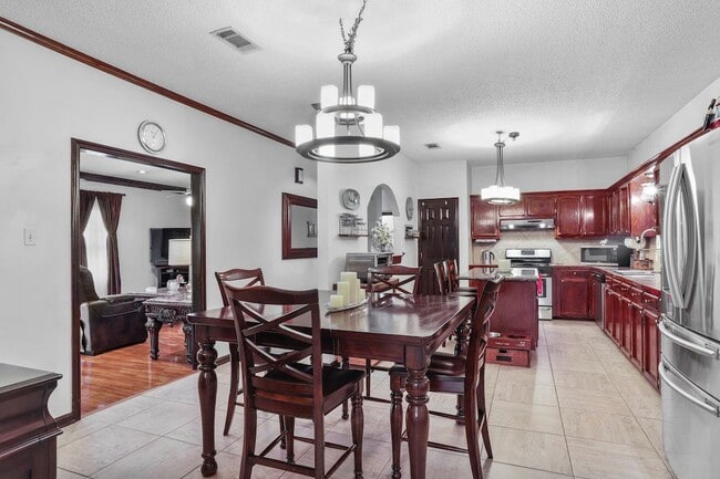 Primary Photo - 38389 Oakleigh Ln