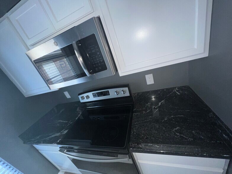 Building Photo - 520 Revere Dr