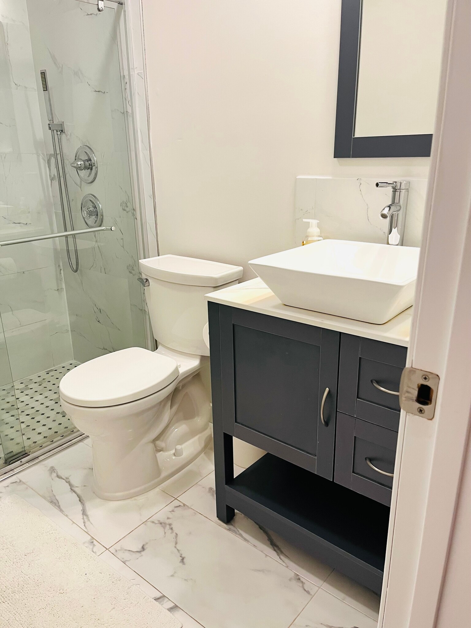 Building Photo - 17000 Charlesbourg Pl