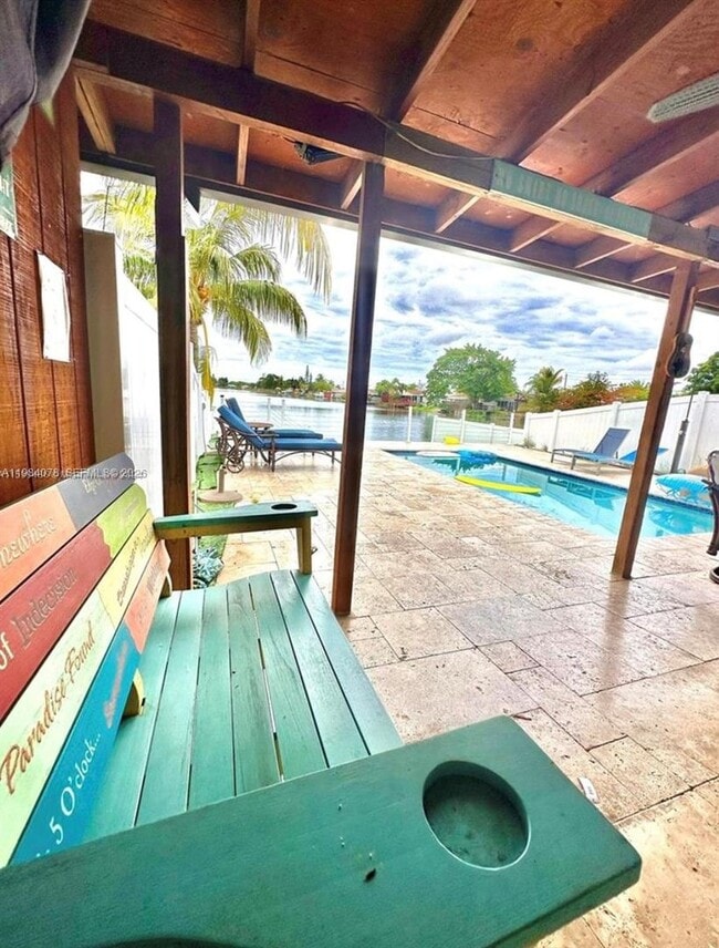 Building Photo - 2431-2433 SW 58th Manor