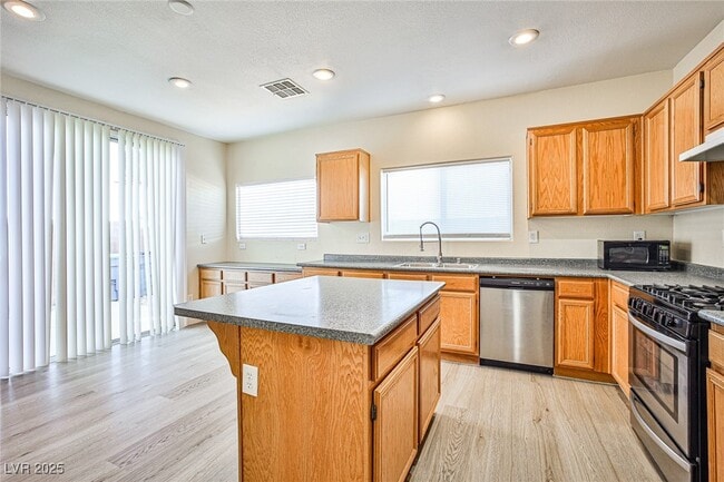 Building Photo - 12015 Spice Tree St