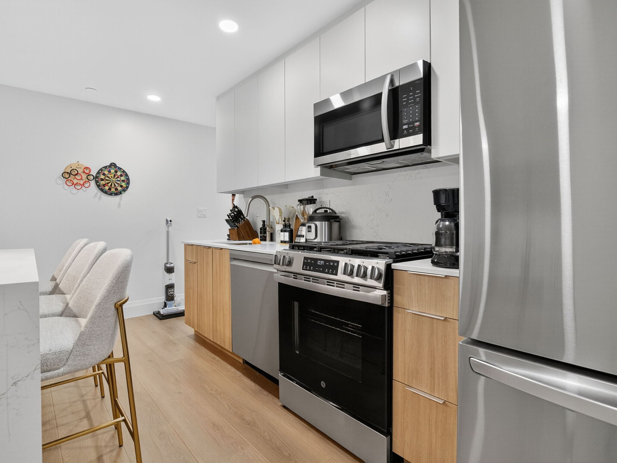 Building Photo - 359 Broadway