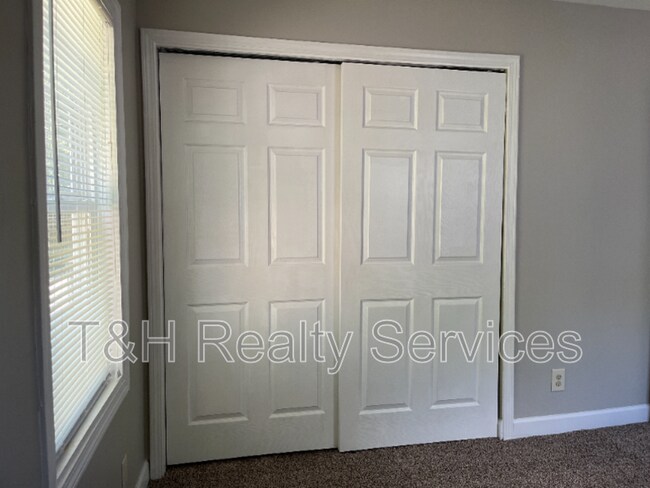 Building Photo - 8238 Wysong Dr