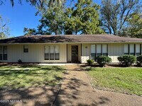 Building Photo - 2052 Pompano Pkwy