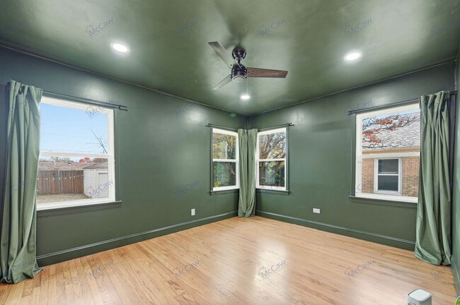 Building Photo - 1622 Hollywood Ave