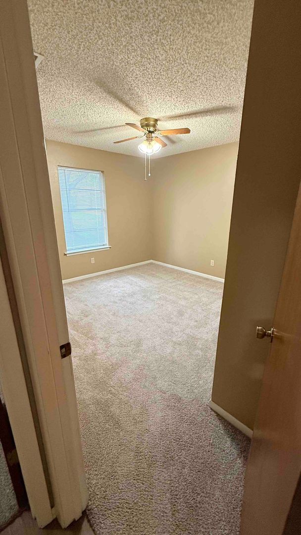 Building Photo - 3 bedroom / 2 bath / 2 car garage - Covered porch with shaded back yard