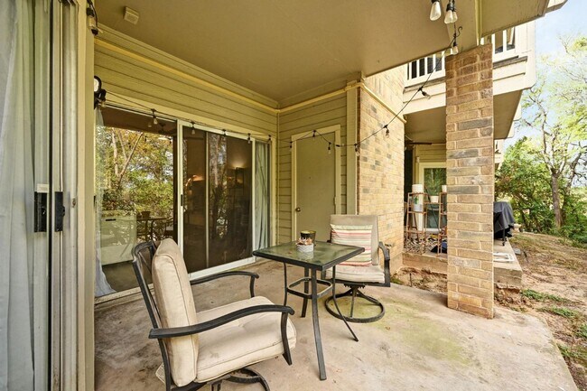 Building Photo - 2450 Wickersham Ln