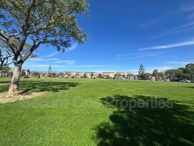 Building Photo - 3003 Shenandoah Dr