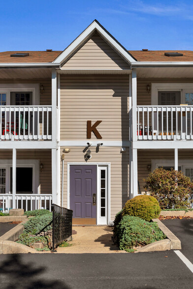 Building Photo - Upland Village Apartments