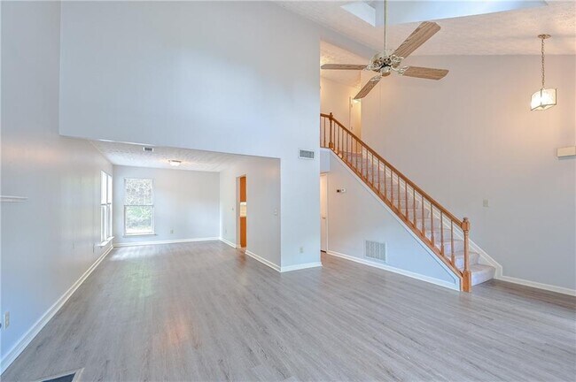 Building Photo - 3991 E Meadow Dr