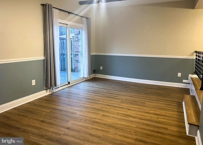 Building Photo - 10108 Sabin Dr