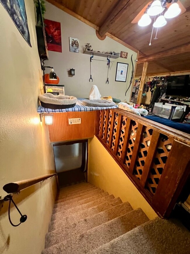 Building Photo - Charming 3-Bedroom Home on 5.84 Acres – Pe...