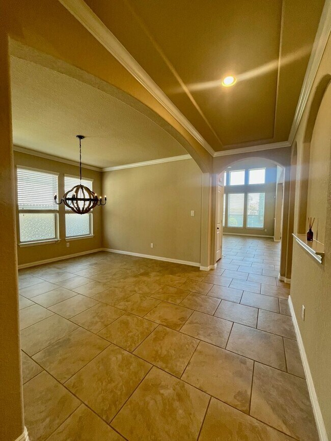 Building Photo - 8630 Sierra Sky