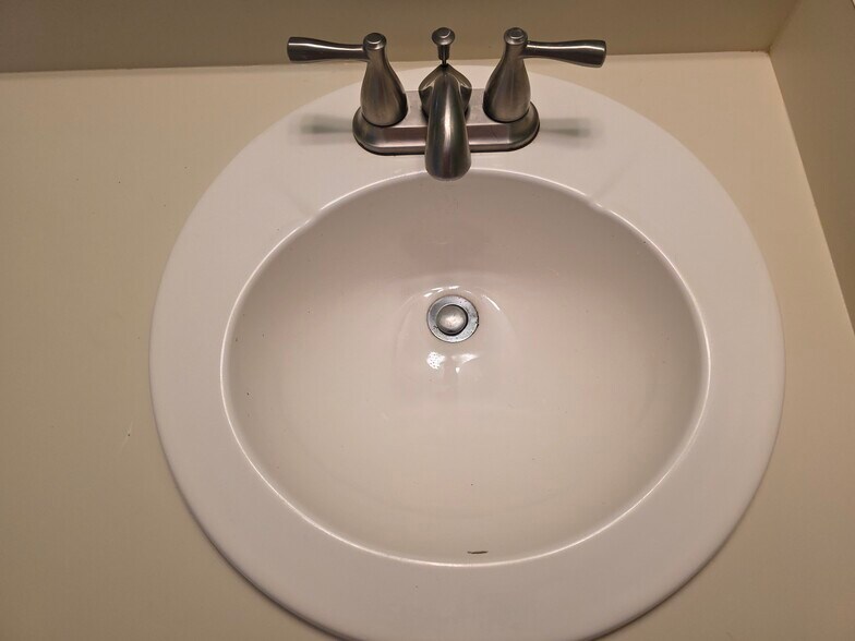 Building Photo - 1601 Big Tree Rd