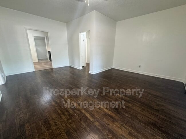 Building Photo - 3915 Woodruff Rd