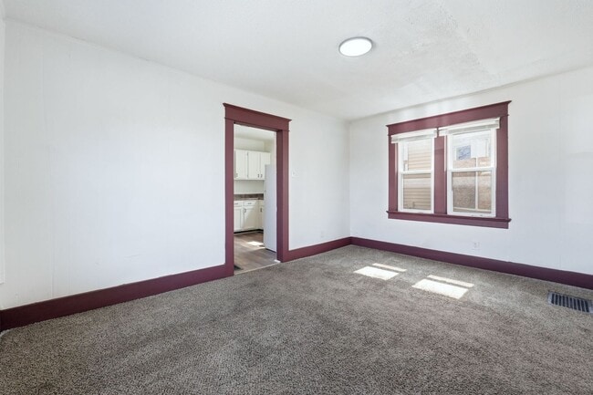 Building Photo - Modernized 3-Bedroom w/ New Furnace