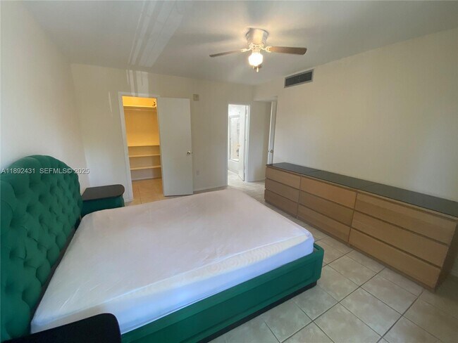 Building Photo - 17620 Atlantic Blvd