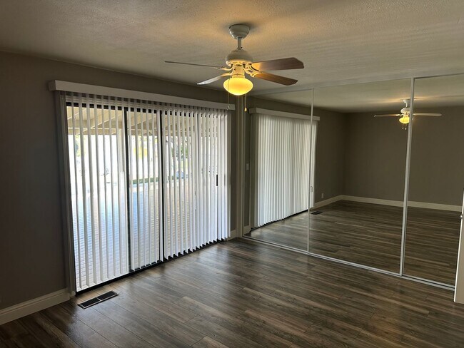 Building Photo - 1472 Willow Lake Rd