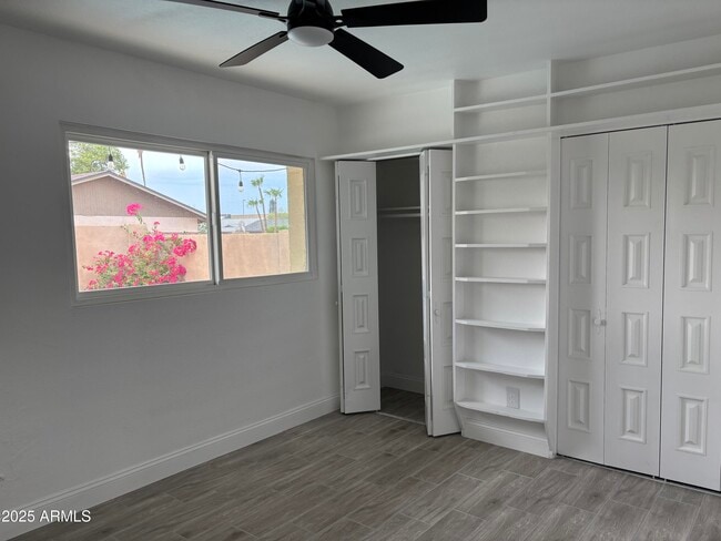 Building Photo - 4410 S Rita Ln