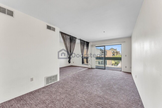 Building Photo - 1771 Broadway St