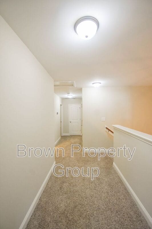 Building Photo - 915 Carolina Ave