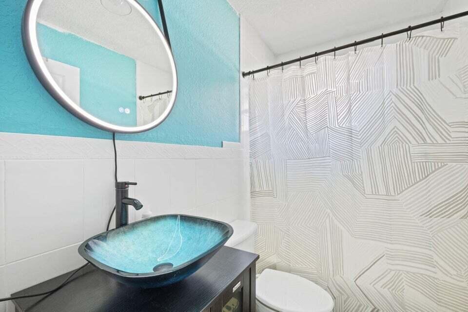 Building Photo - 1651 Suwanee Dr