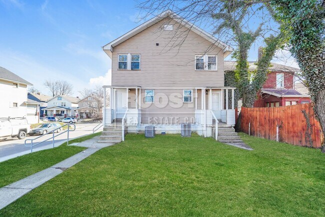Building Photo - Welcome to this charming 3-bedroom, 1-bathroom house located in the heart of Columbus, OH!