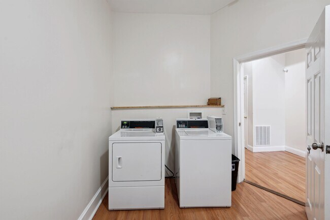 Building Photo - 1606 Gwynns Falls Pkwy