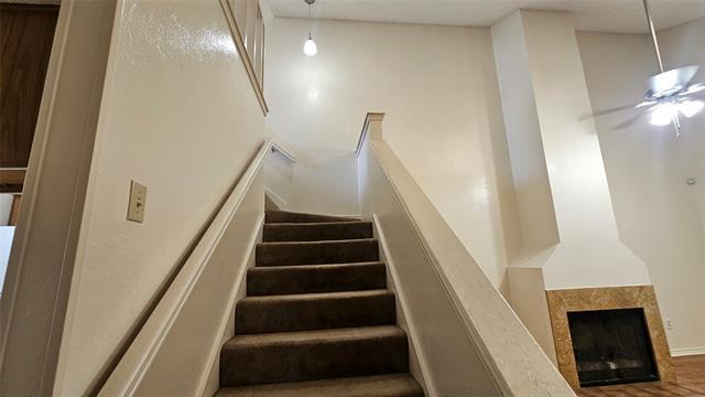 Building Photo - 3018 N Bell Ave