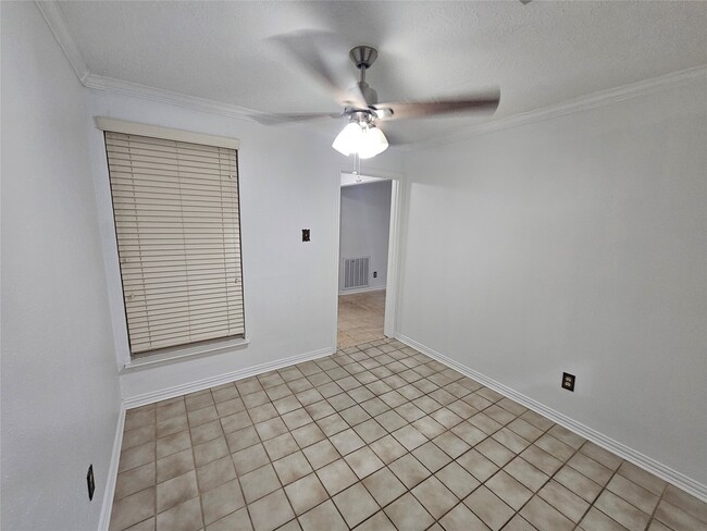 Building Photo - 2715 Ashington Dr