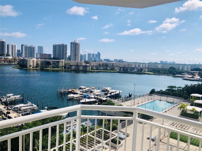 Primary Photo - 18071 Biscayne Blvd