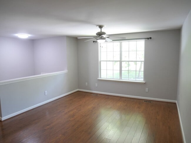 Building Photo - Spacious 3-Bedroom Single-Family Home in E...
