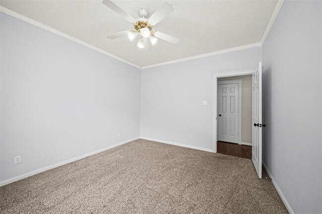 Building Photo - 2452 Ripplewood Dr